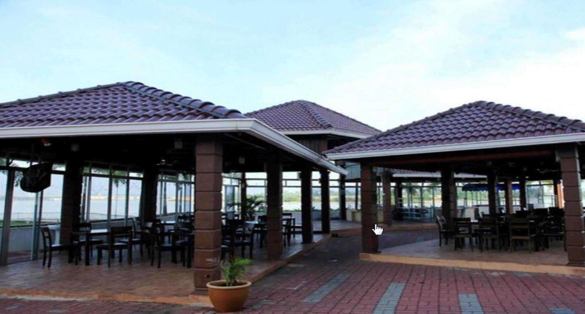 Felda Residence Kuala Terengganu Esterno foto